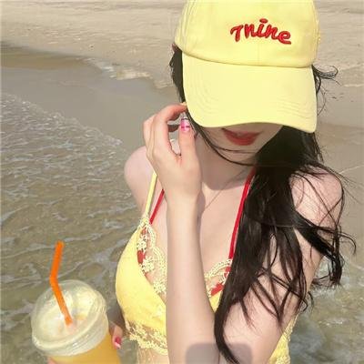 巨型女的袭击(原声版)